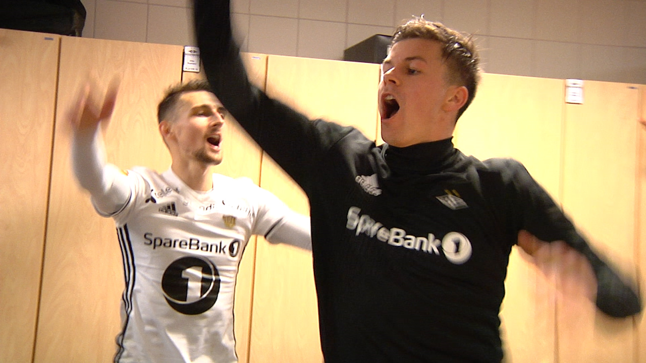 Jubel etter 3-0 i serieåpningen